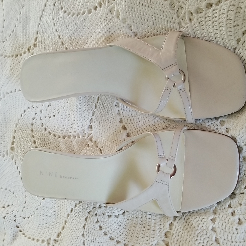 Nine & Co. cream colored size 11 Slip on Wedges